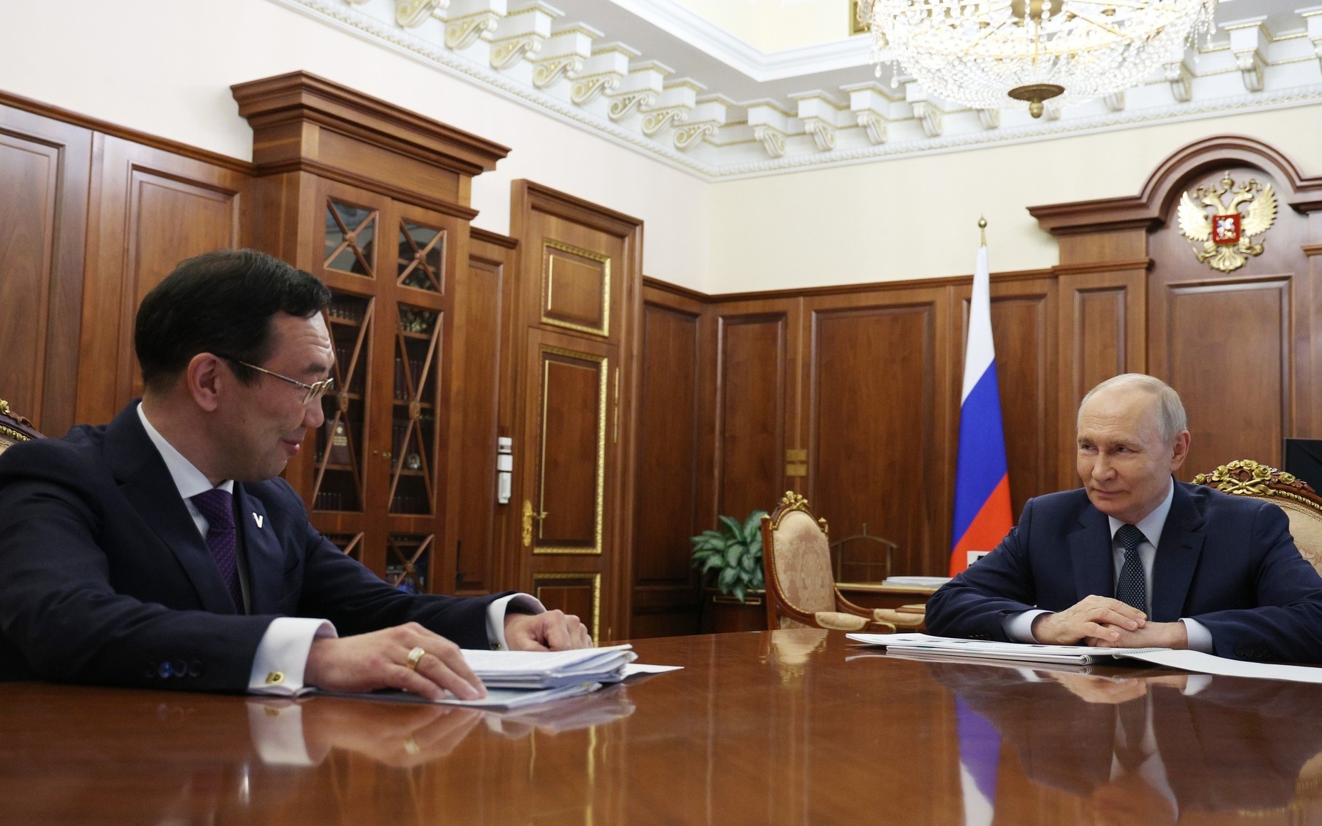 Российский президент провел встречу с главой Якутии