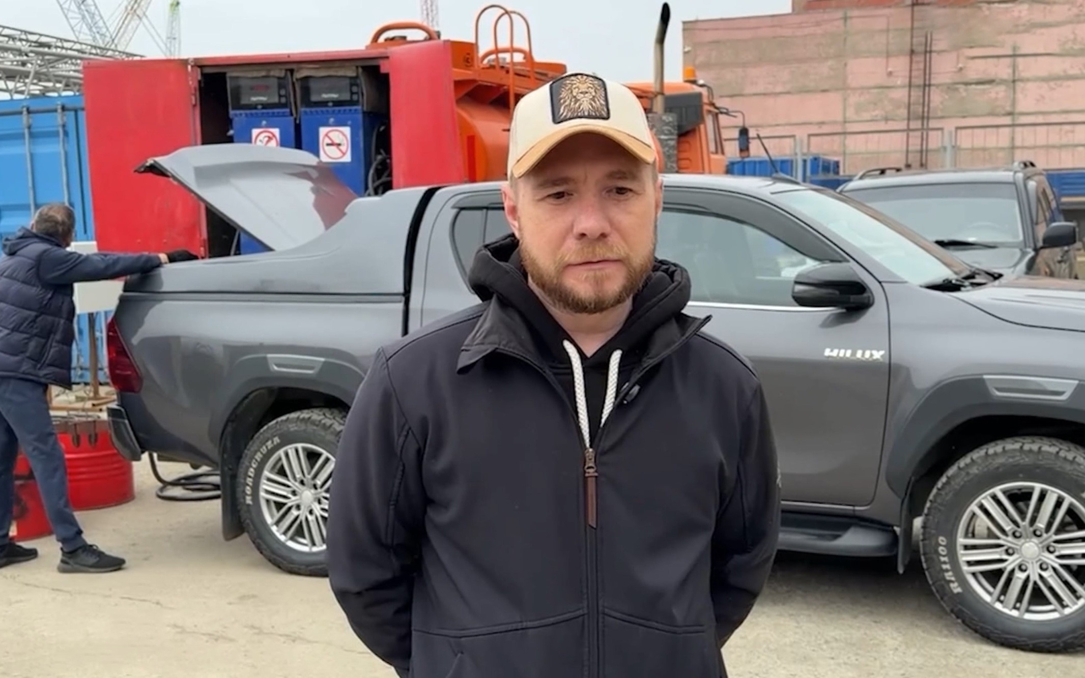 Мобильную АЗС для заправки плавсредств развернули в Магадане