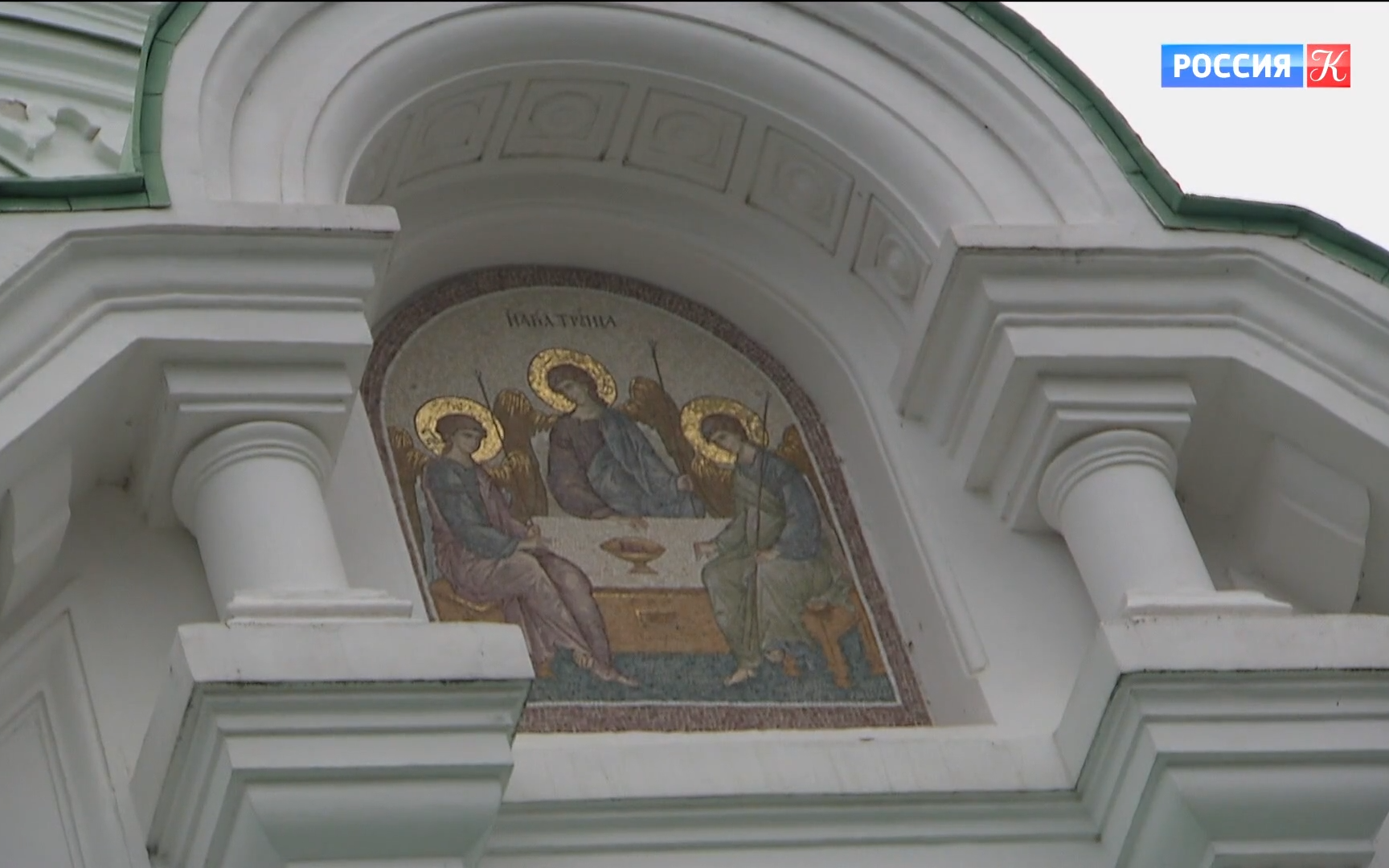 В Николо-Берлюковской пустыни освятили надвратную церковь XIX века