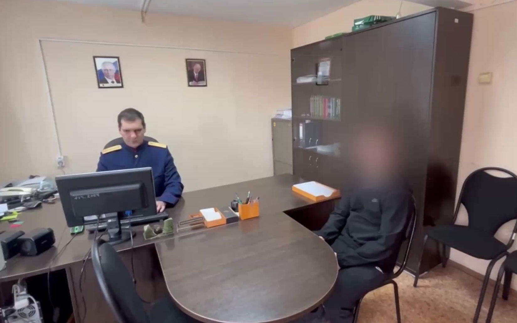 Пьяный водитель намеренно переехал сотрудницу ДК в поселке под Ачинском