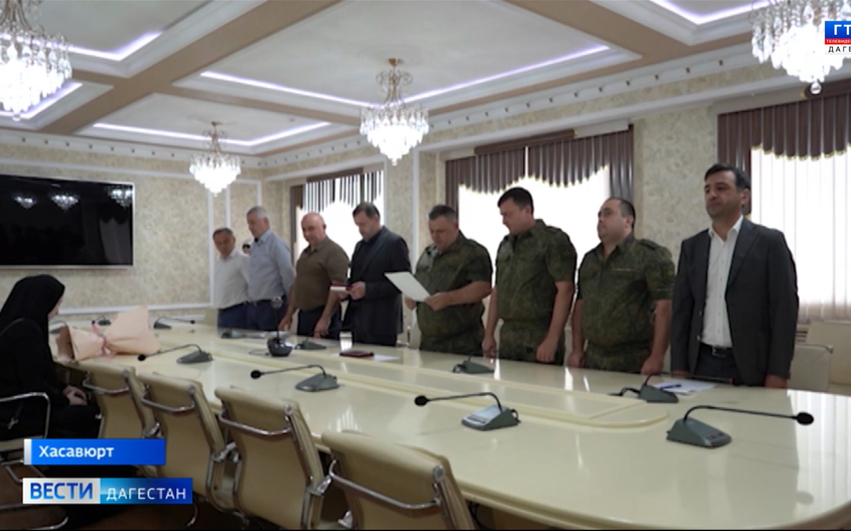 В Хасавюрте состоялась церемония передачи ордена Мужества супруге Алимуры Шахсаева