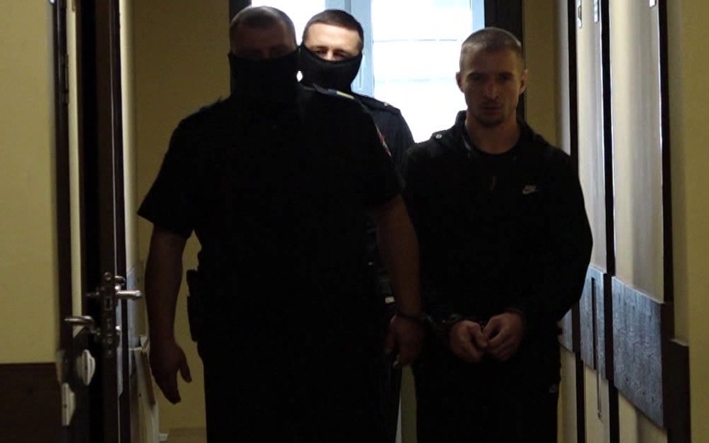 Суд в Красноярском крае выбирает меру пресечения водителю по делу о двойном покушении