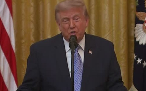 Трамп обвиняет Китай во вмешательстве в выборы США и раскрывает данные о компрометации избирателей