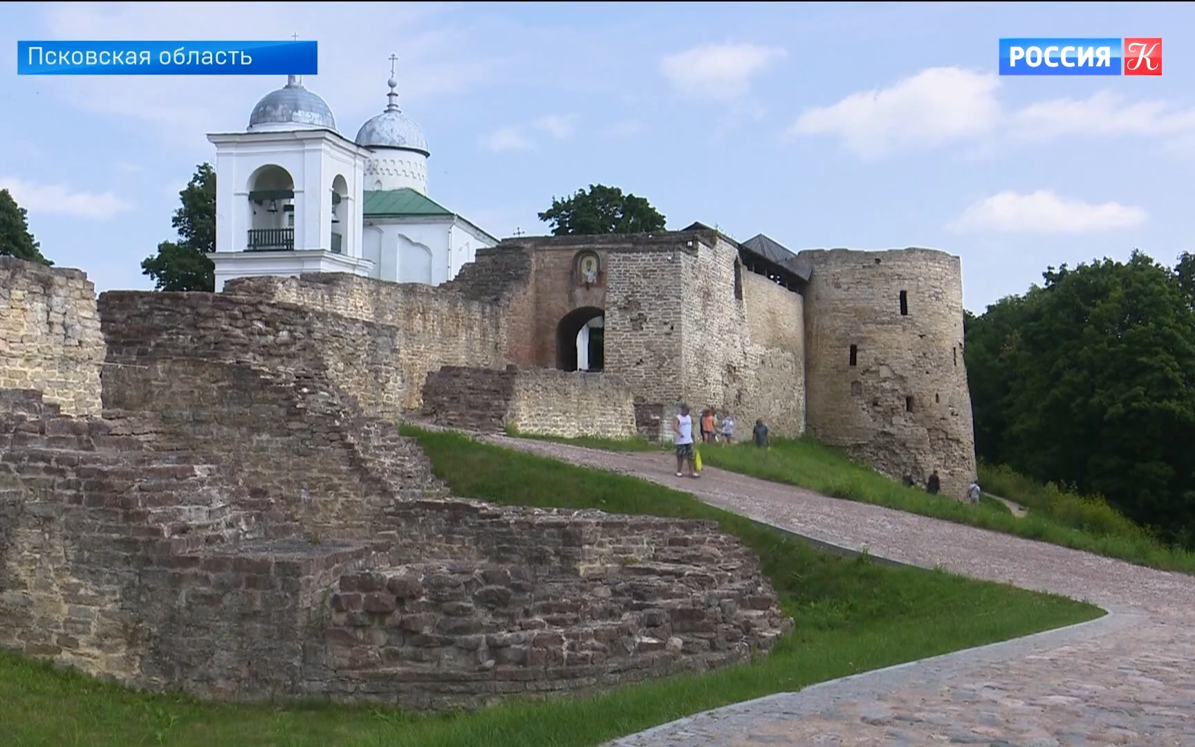 Пленэр "Псков приглашает друзей" проходит в Изборске