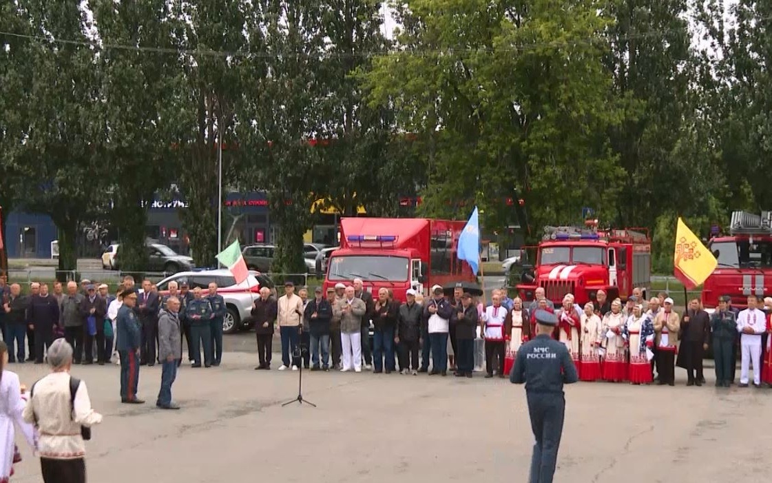 Пожарных Марий Эл в торжественной обстановке поздравили с профессиональным праздником