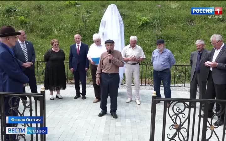 В селении Верхний Рук в Южной Осетии открыли бюст Гриша Плиева