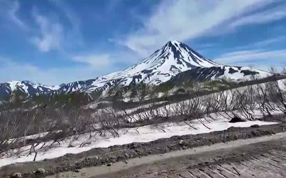 Аномальный снег на Камчатке блокирует доступ к вулканам