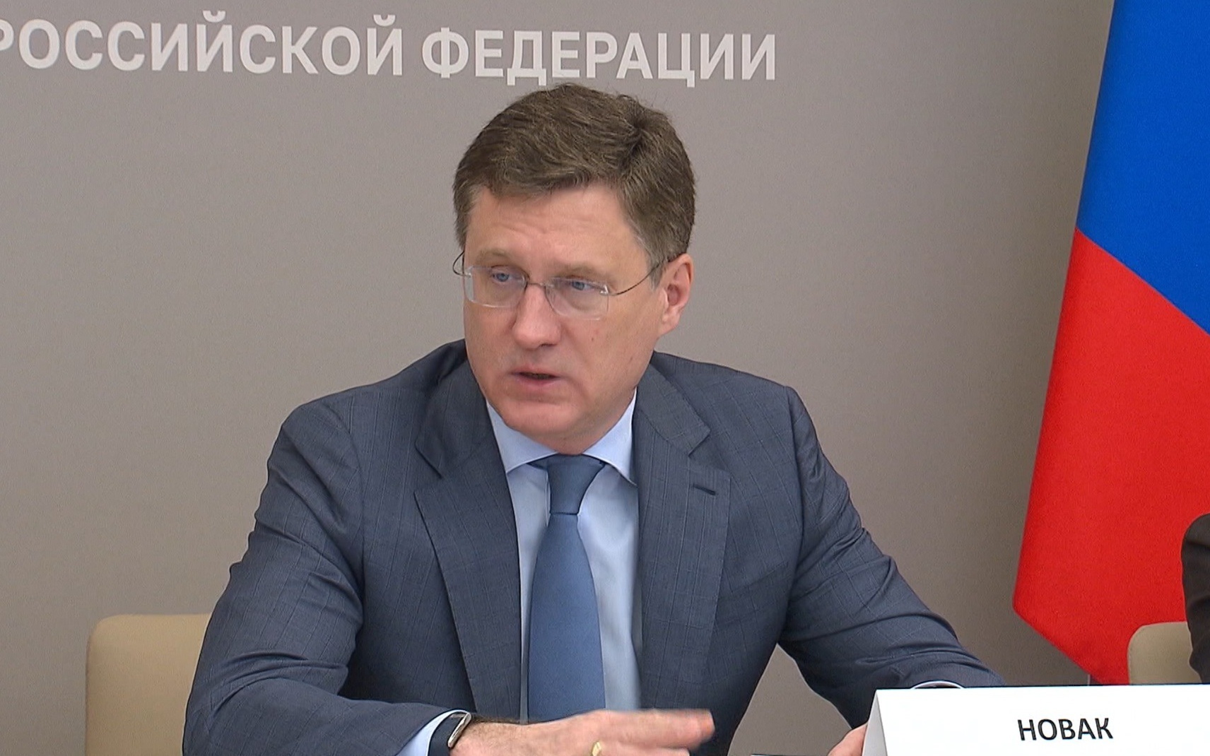 Вице-премьер Новак поручает контролировать цены на топливо у независимых поставщиков