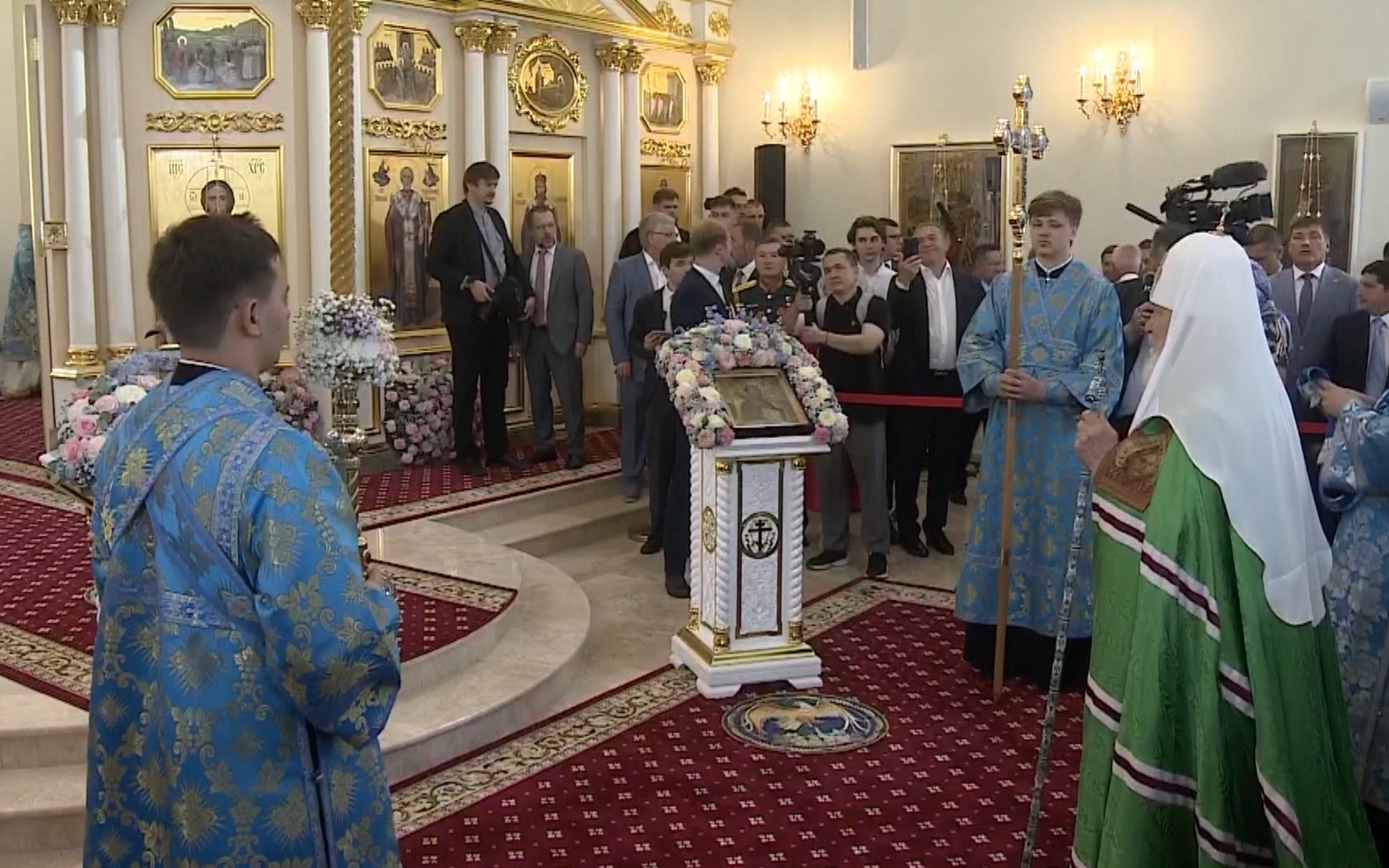 Крестный ход Казанской иконы: Патриарх Кирилл освятил храм Николы Тульского в Казани
