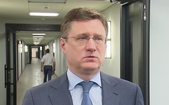 Новак поручает контролировать цены на топливо у независимых поставщиков