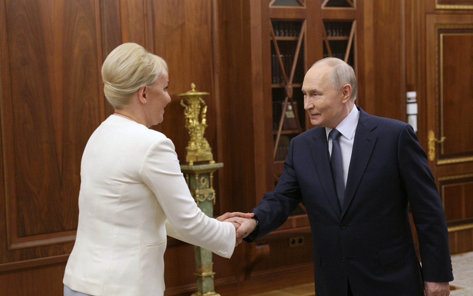 Глава ЕАО Мария Костюк представила главе государства итоги работы региона в сфере образования и поддержки участников СВО