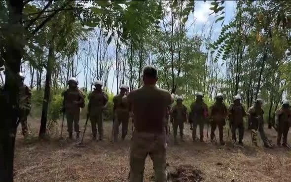 Саперы планируют разминировать полторы тысячи гектаров в Донецкой и Луганской республиках