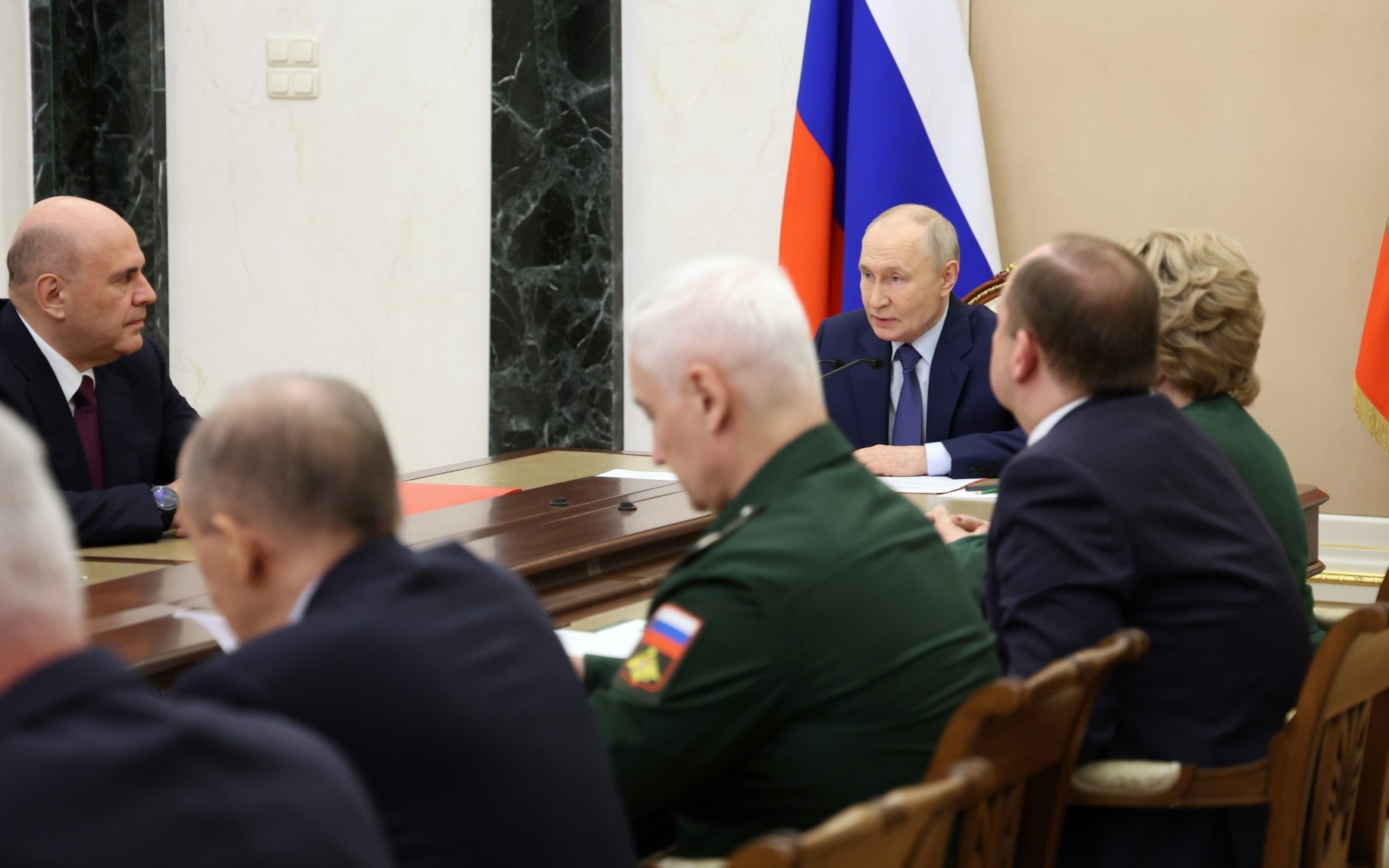 Владимир Путин обсудил с Советом безопасности выпуск перспективного вооружения