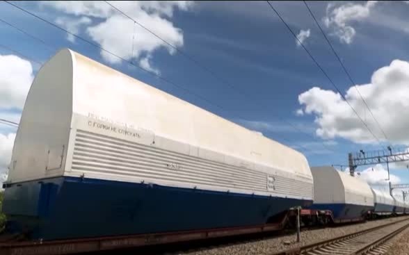 Подготовка к первому пуску "Союза-2" на космодроме "Восточный"