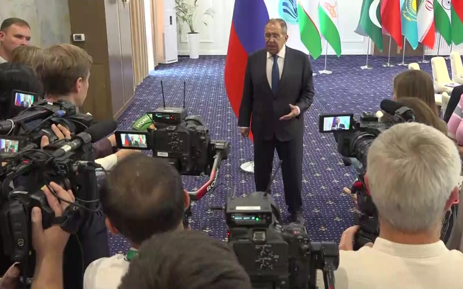 Сергей Лавров принял участие в заседании глав МИДов стран ШОС в Киргизии