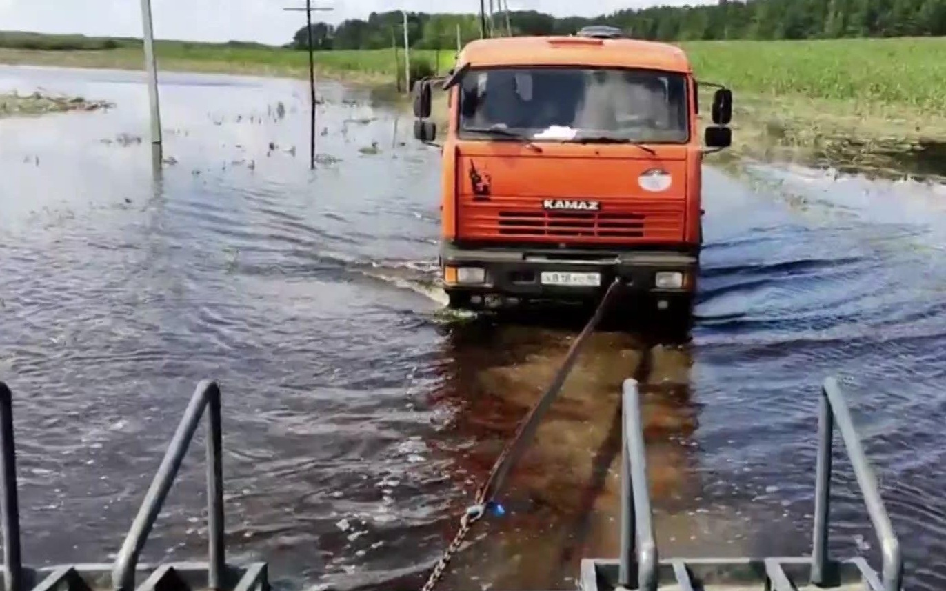 На курортах Анапы сегодня введен запрет на купание в связи с ураганом