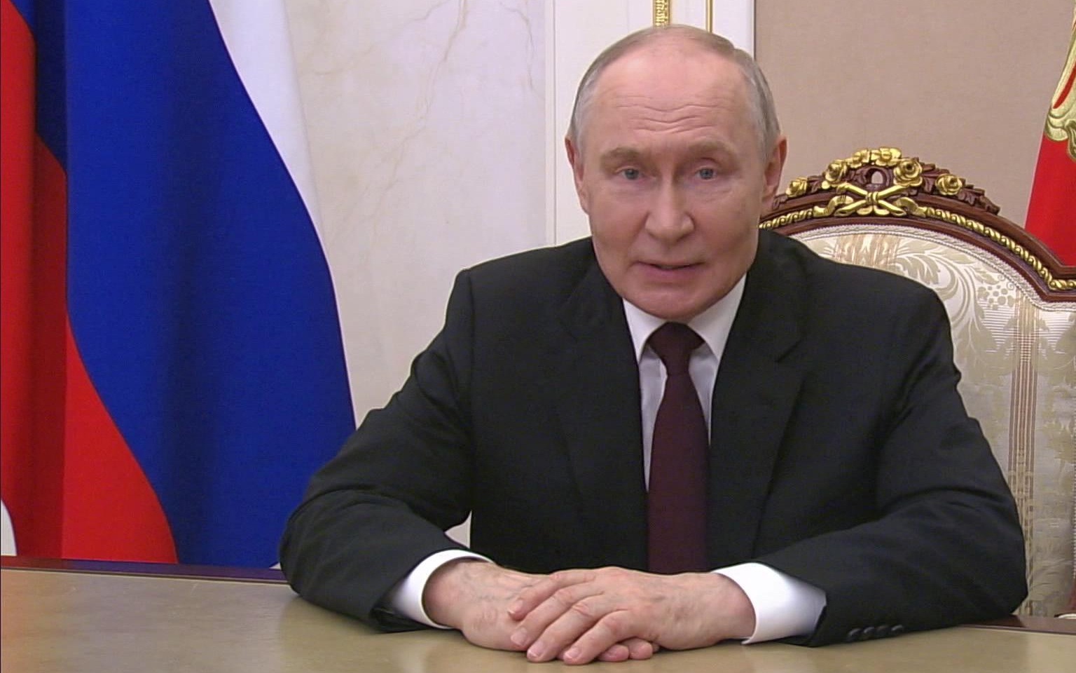 Владимир Путин призвал следователей противостоять насилию и защищать правопорядок.