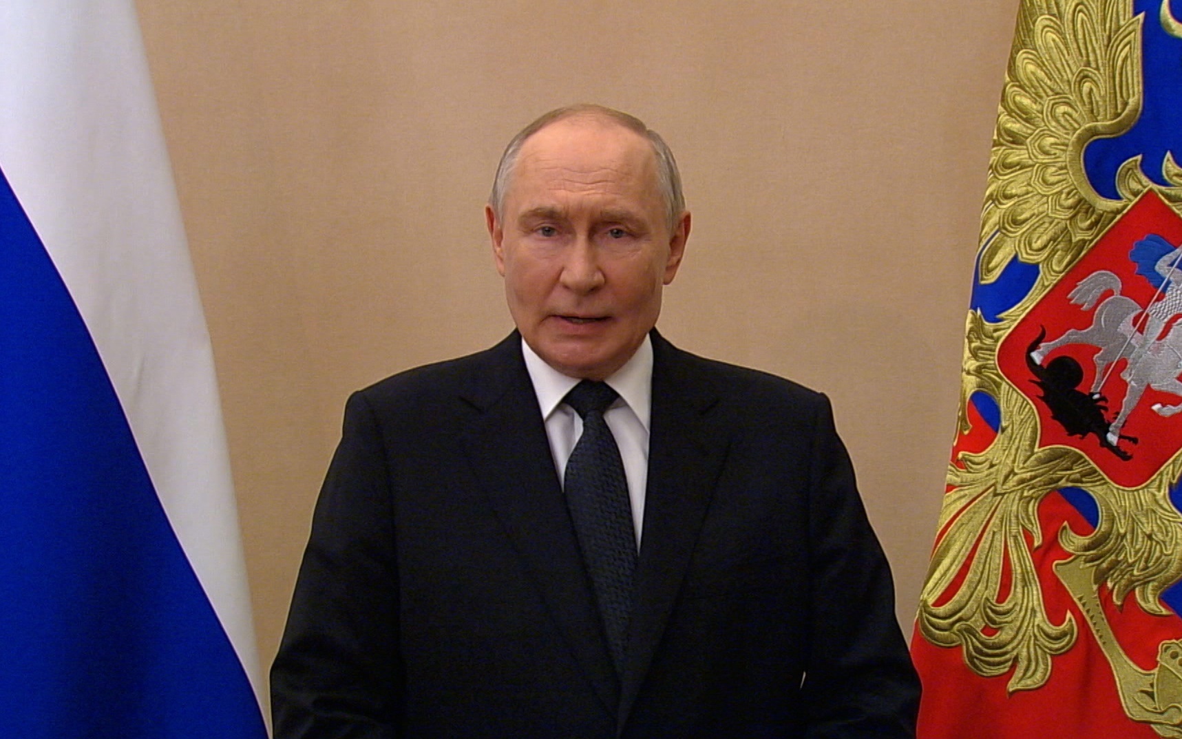 Путин поздравил личный состав и ветеранов ВМФ с профессиональным праздником