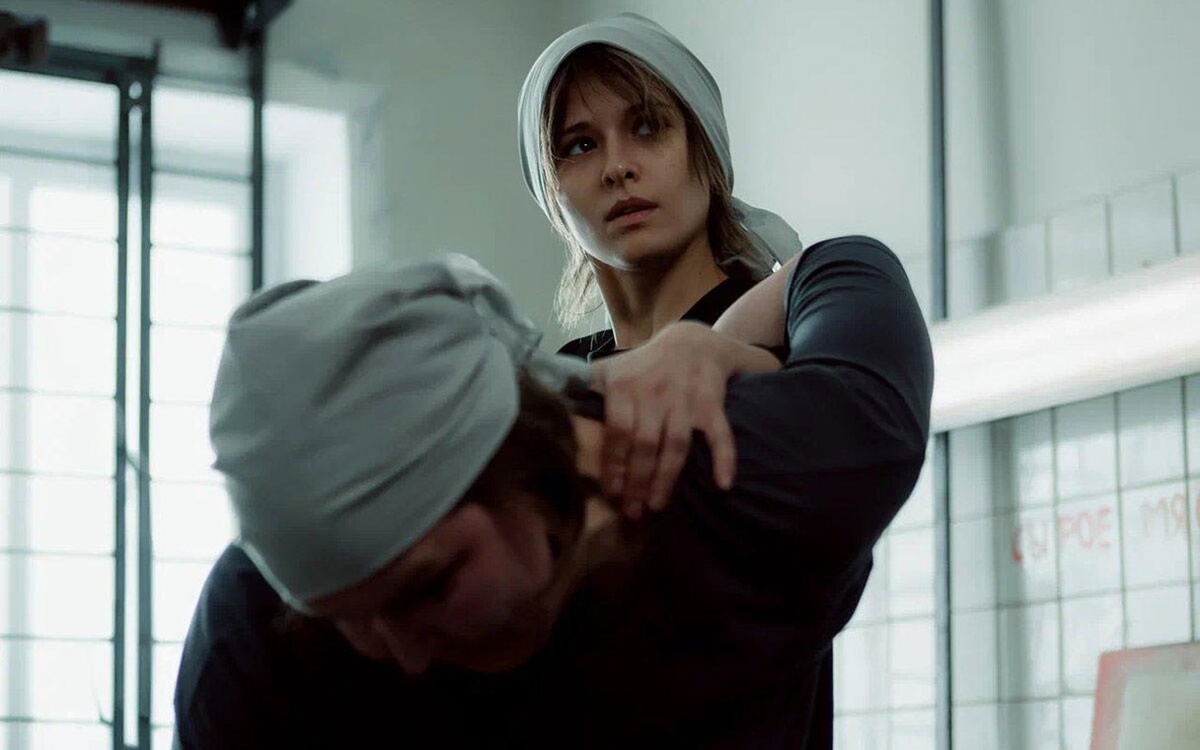 Кадр из сериала "Холод"
