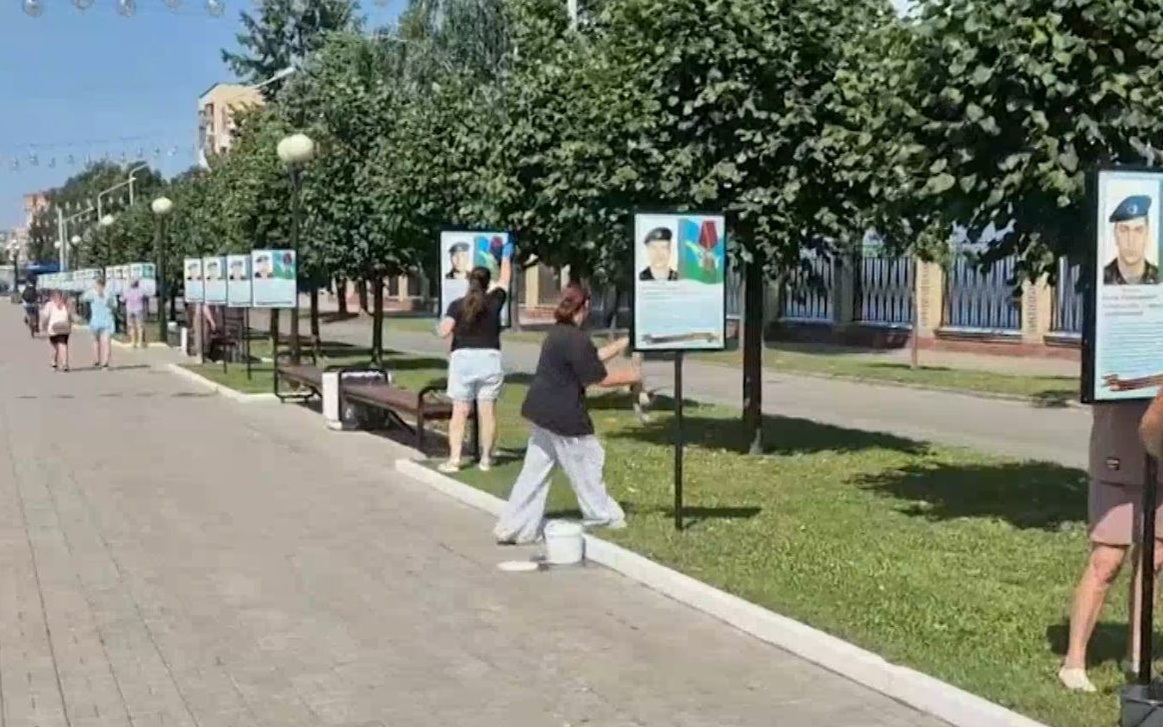 В преддверии дня ВДВ йошкаролинцы провели субботник в сквере Воинов-десантников