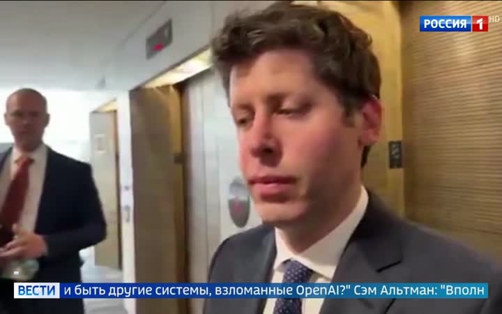 Глава OpenAI Сэм Альтман предупреждает о рисках неконтролируемого ИИ после взлома платформы