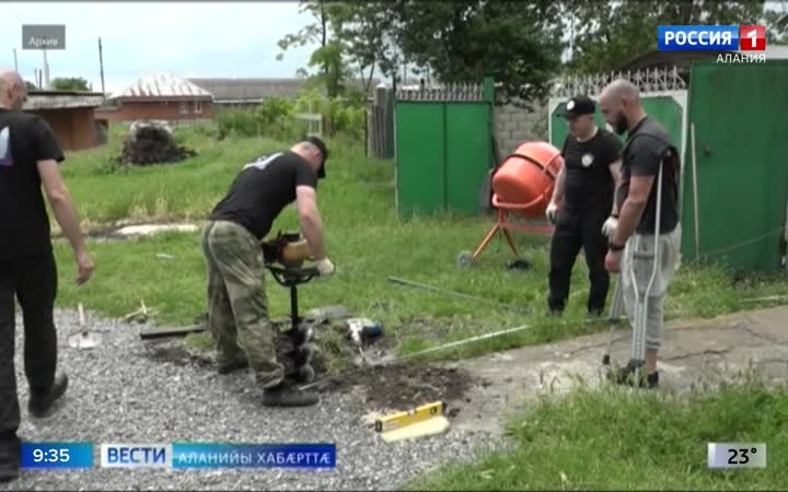 Отряд «Своих не бросаем. Топаз»-ы волонтертæ дарддæр æххуыс кæнынц сæрмагонд æфсæддон операцийы архайджытæн æмæ сæ бинонтæн