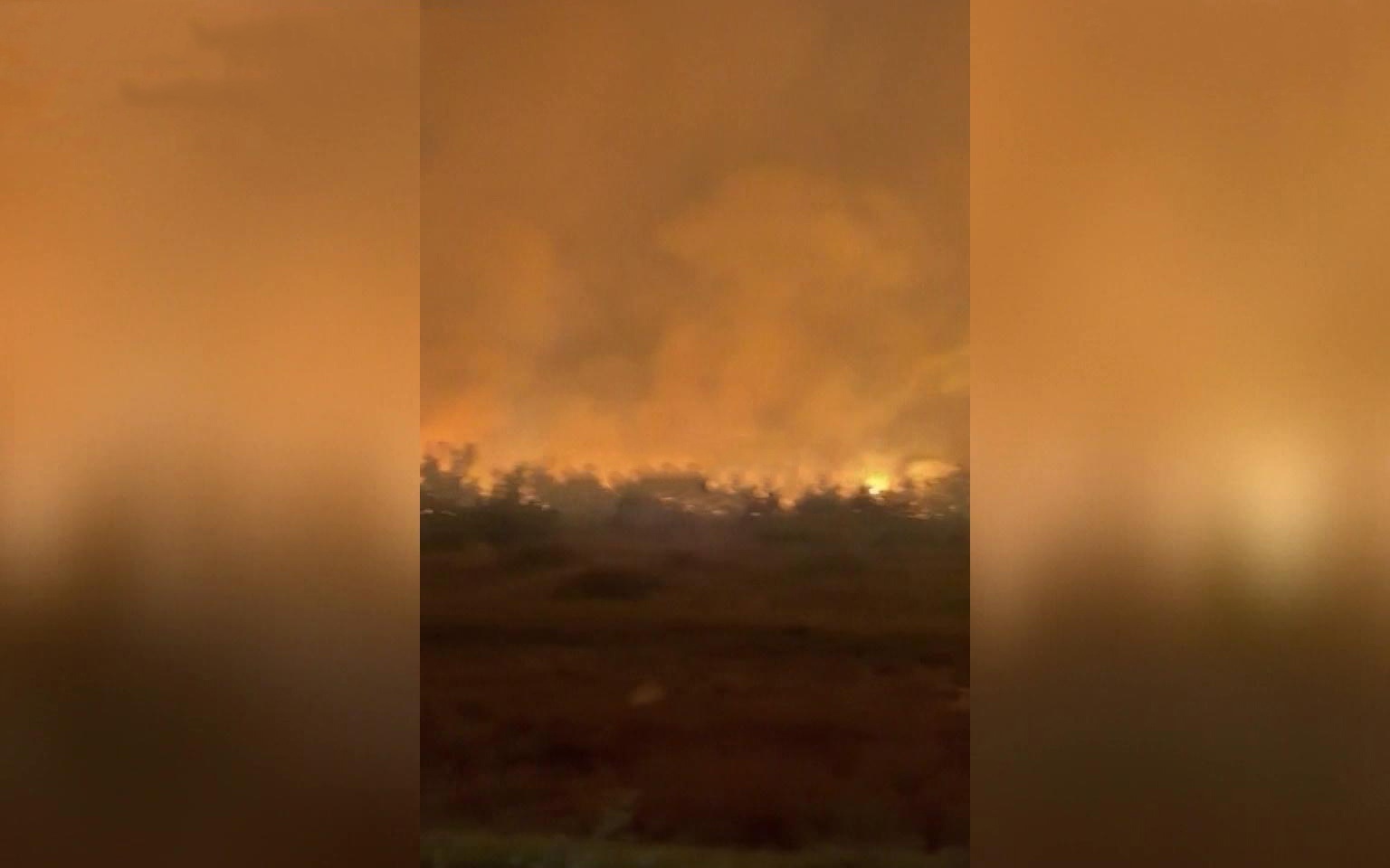 В Домбаровском районе Оренбургской области более суток тушили крупный ландшафтный пожар