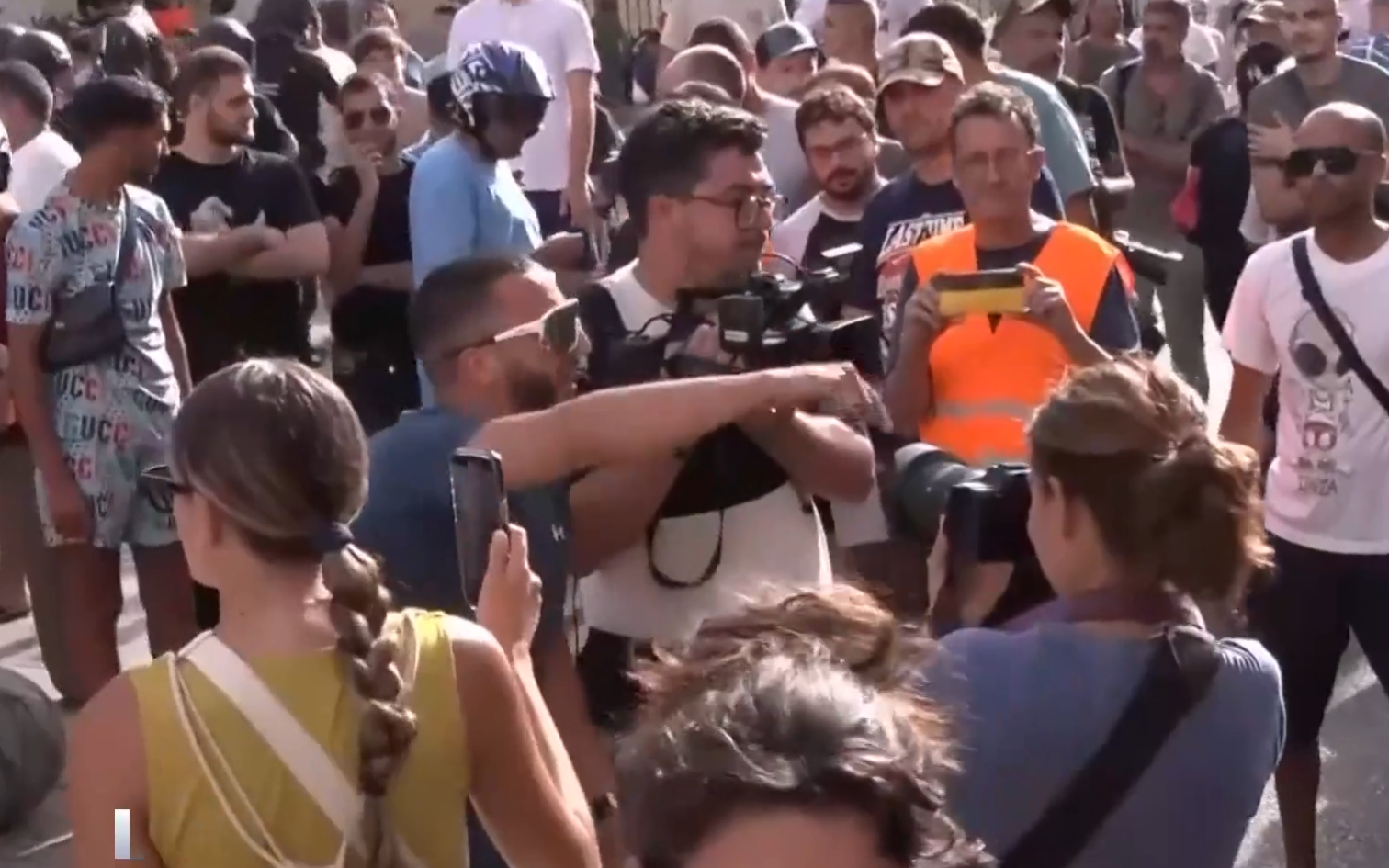 Демонстрации в Испании: гуманитарная катастрофа в Сеуте и протест против политики Санчеса