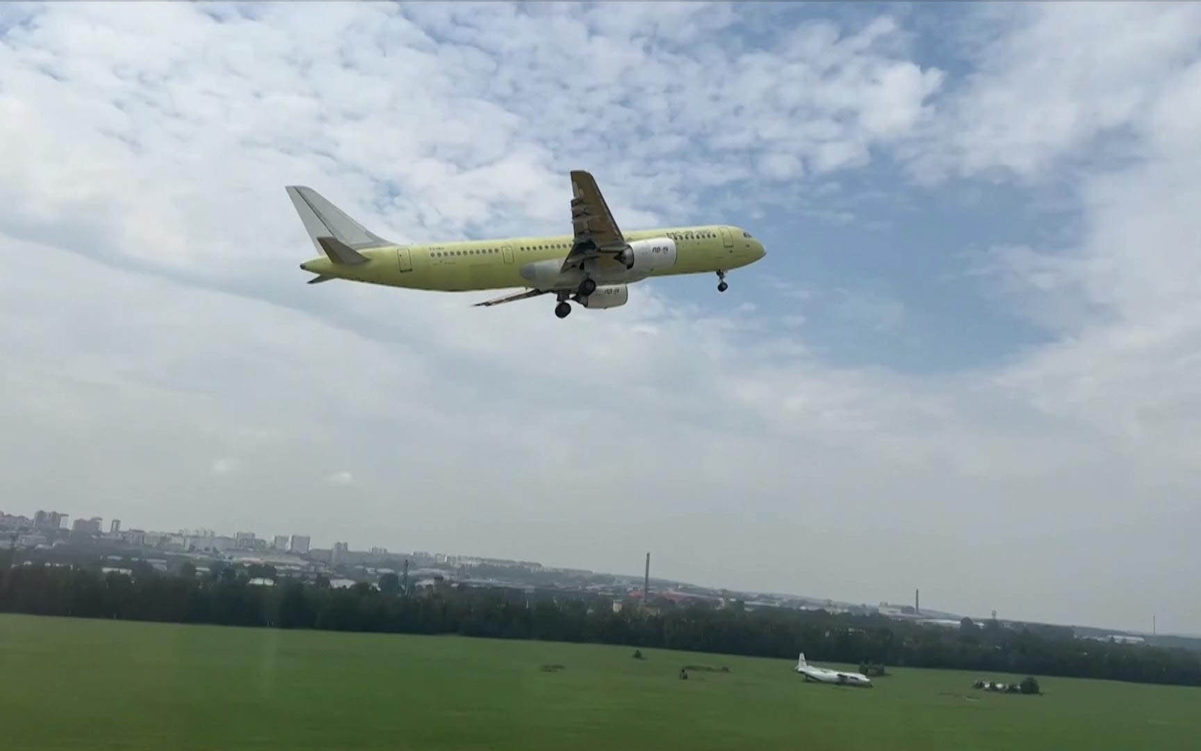 МС-21 успешно завершил первый полет в Иркутске: доказательство импортозамещения