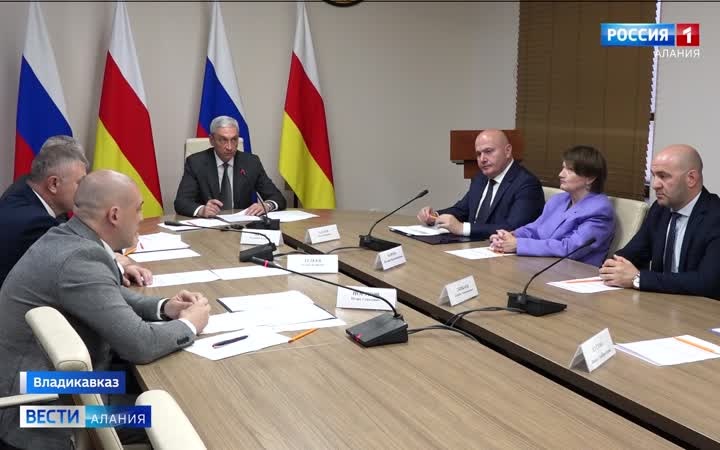 Борис Джанаев провел совещание по вопросу санитарной очистки территорий