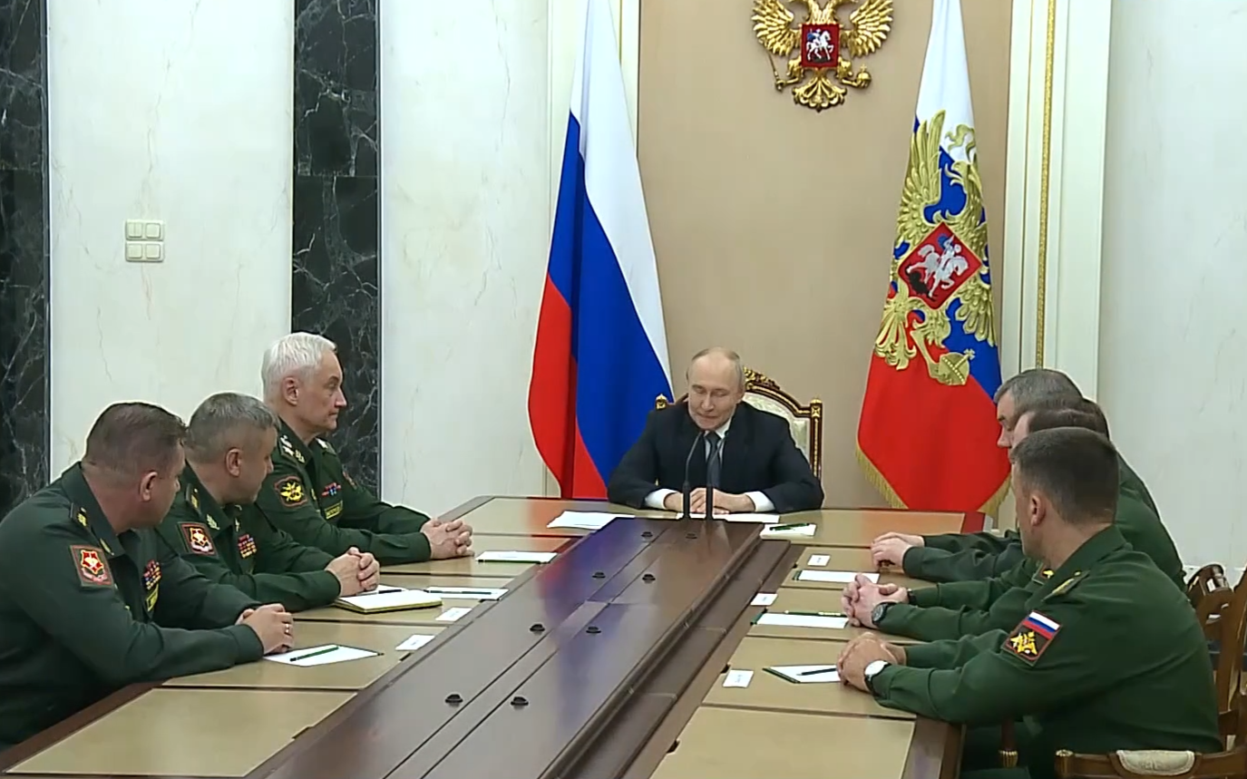 Путин назначает новых заместителей министра обороны для координации снабжения войск
