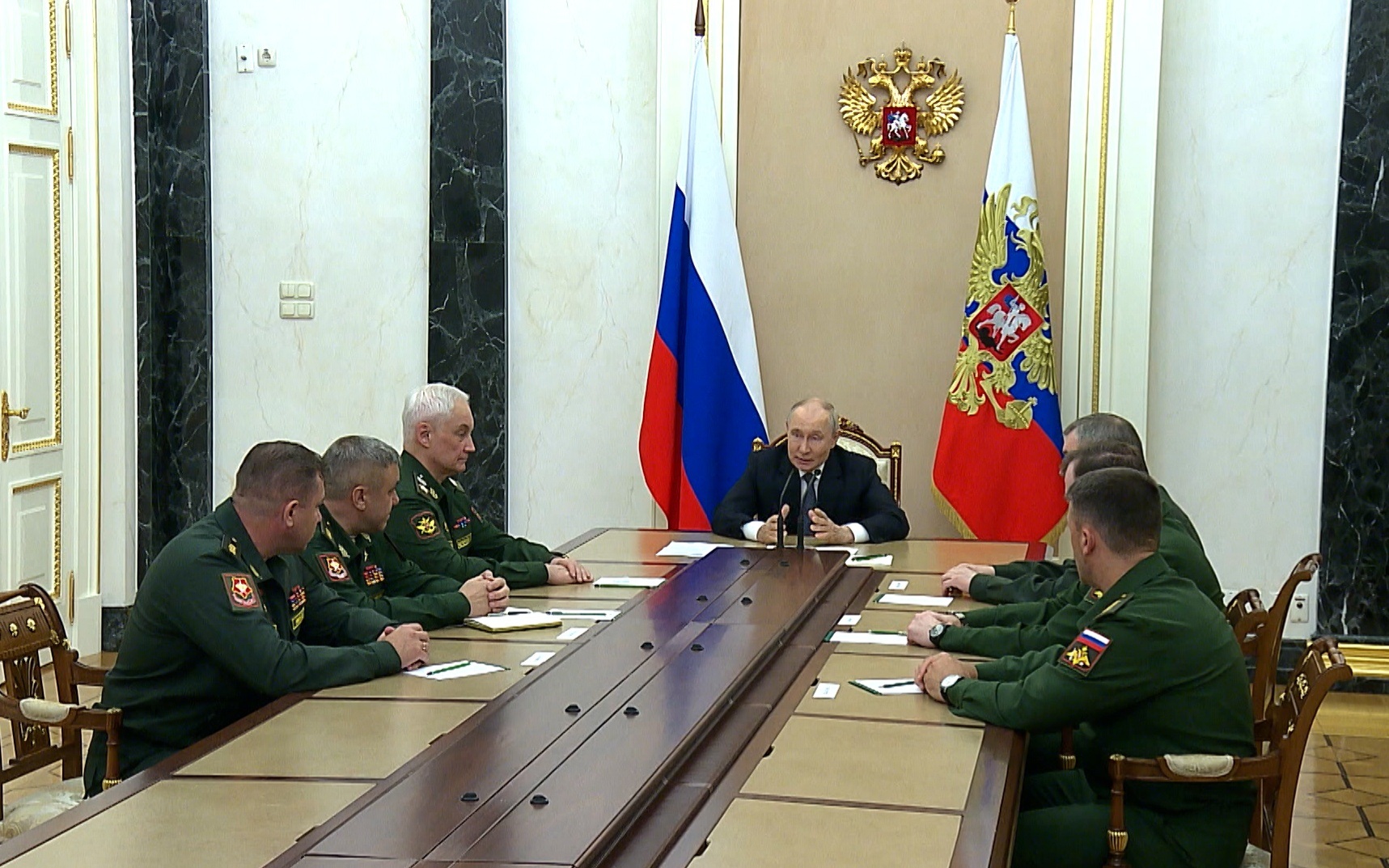 Сформирован новый род войск: Путин назначил руководителей в Минобороны