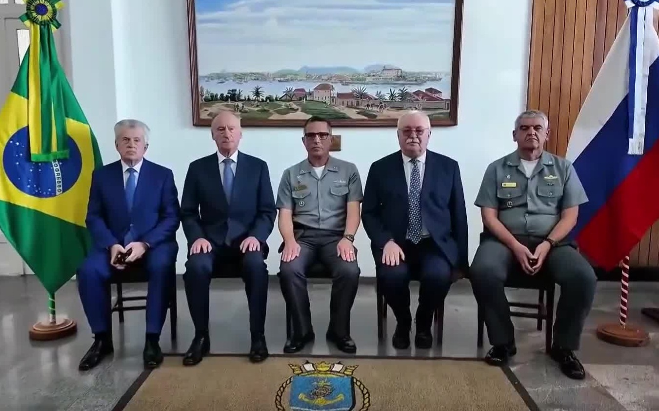 Россия и Бразилия обсуждают сотрудничество флотов и научное взаимодействие в Рио-де-Жанейро.