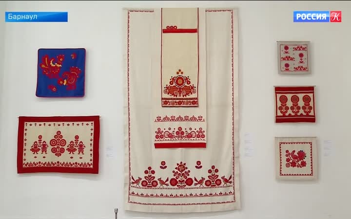 Выставка "Звон красок Владимирской земли" проходит в Художественном музее Алтайского края