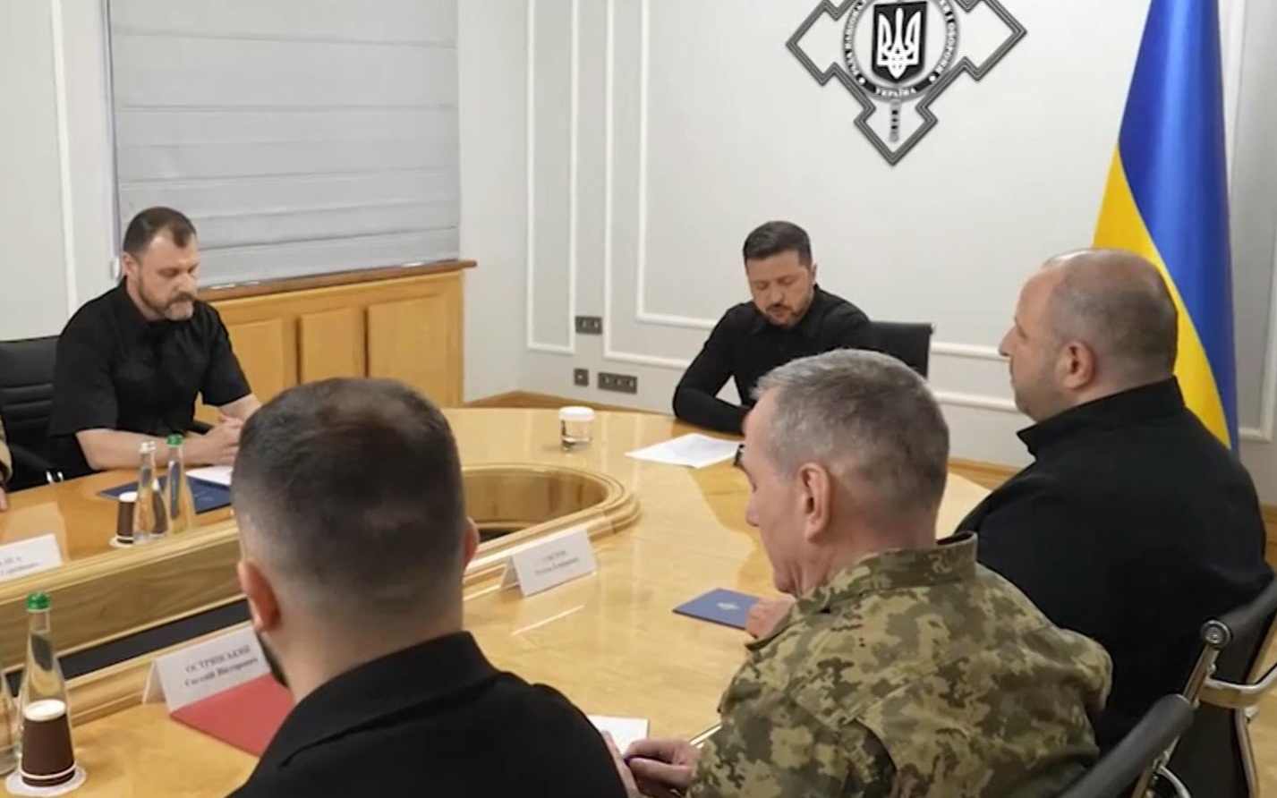 "Украина ищет поддержку ЕС: коррупция и давление на фоне военных вызовов."