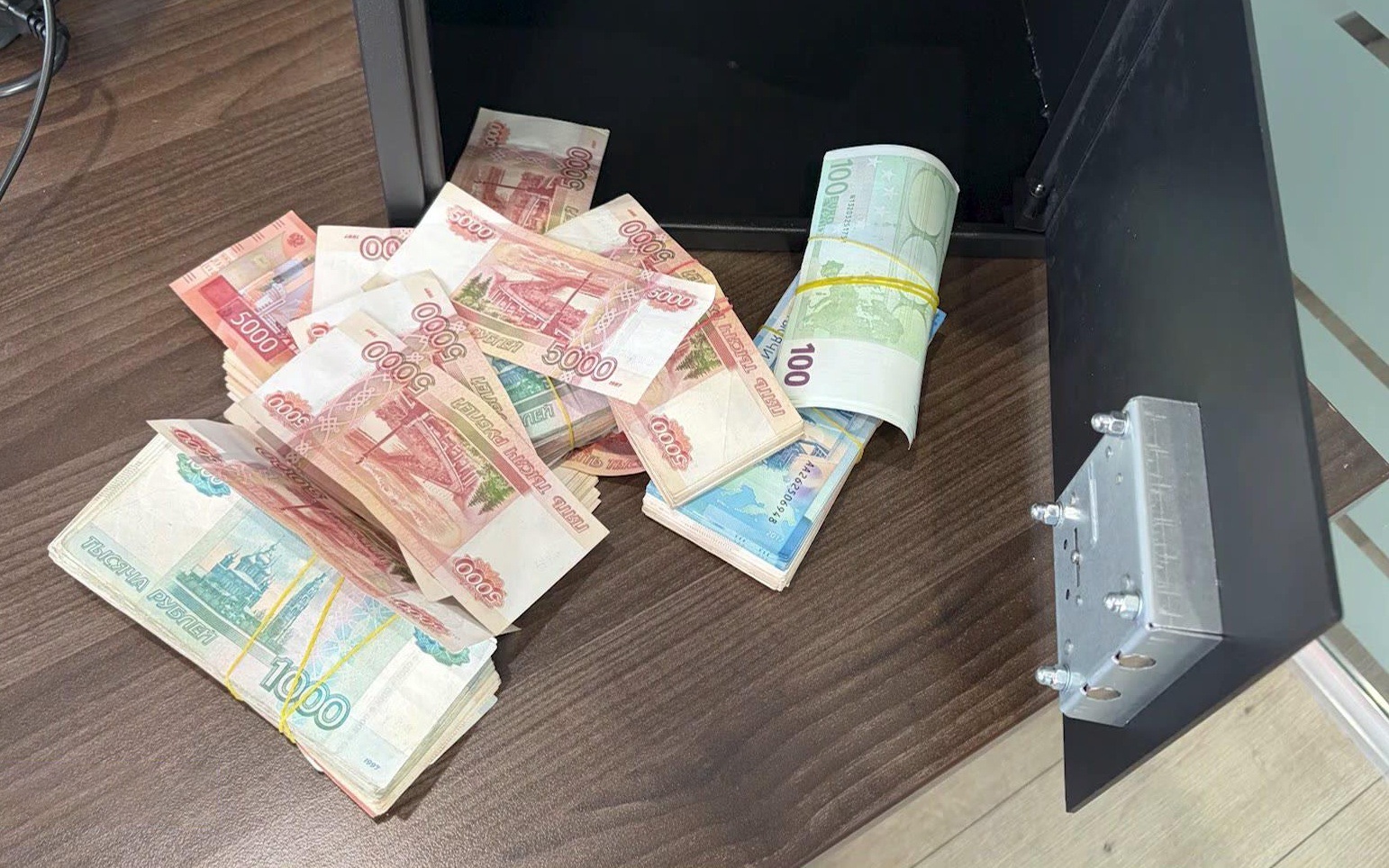 "Разоблачены в Москве крипто-обменники украинских мошенников: оборот миллионы долларов"
