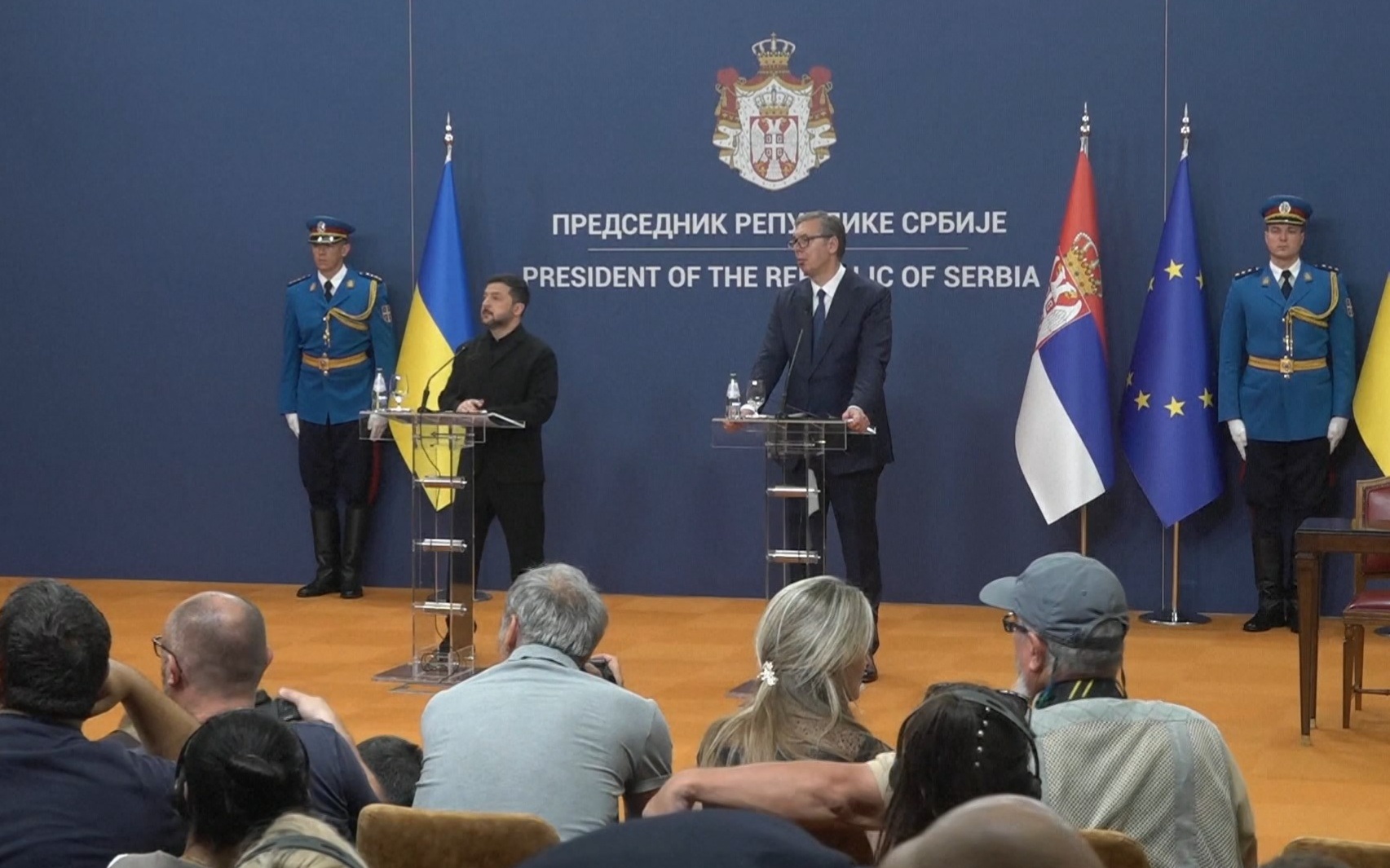 Зеленский жалуется на отсутствие систем ПВО