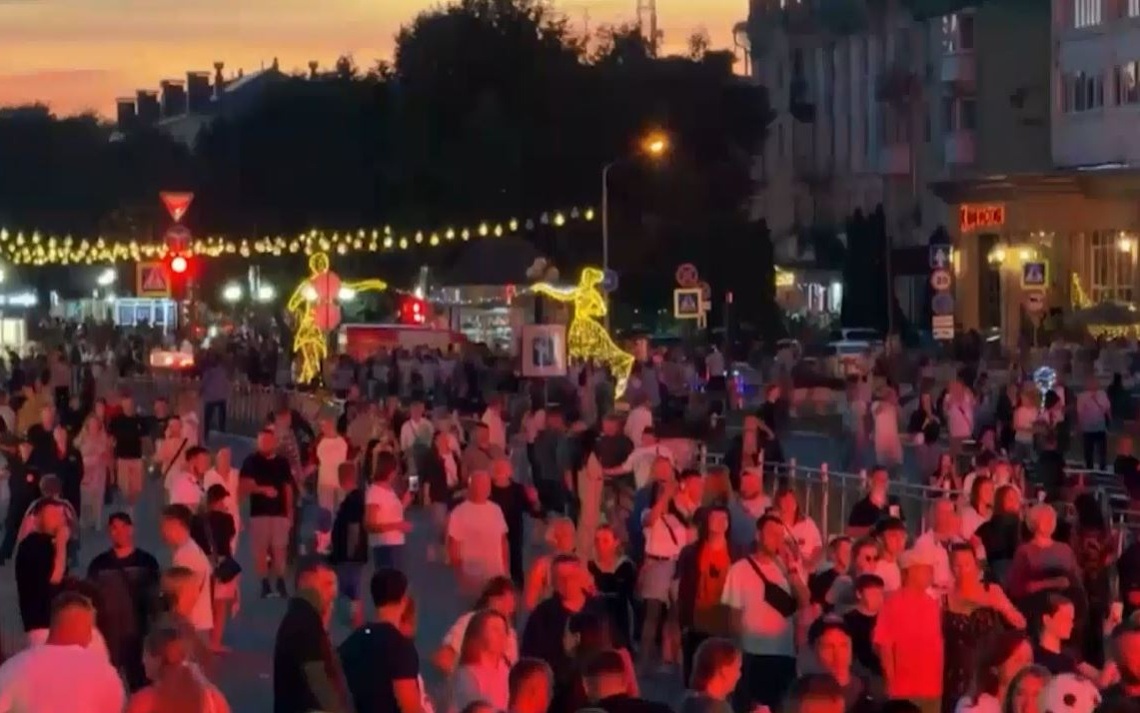 Шумно и ярко отметили День города жители и гости Йошкар-Олы
