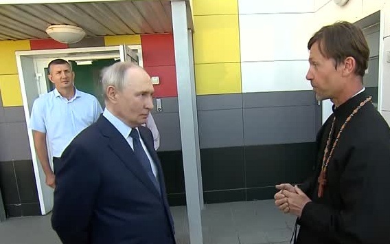 Владимир Путин посетил Курилы: безопасность рубежей и диалог с жителями Итурупа