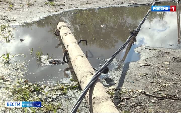 С самого утра на улицах столицы Поморья устраняли последствия непогоды