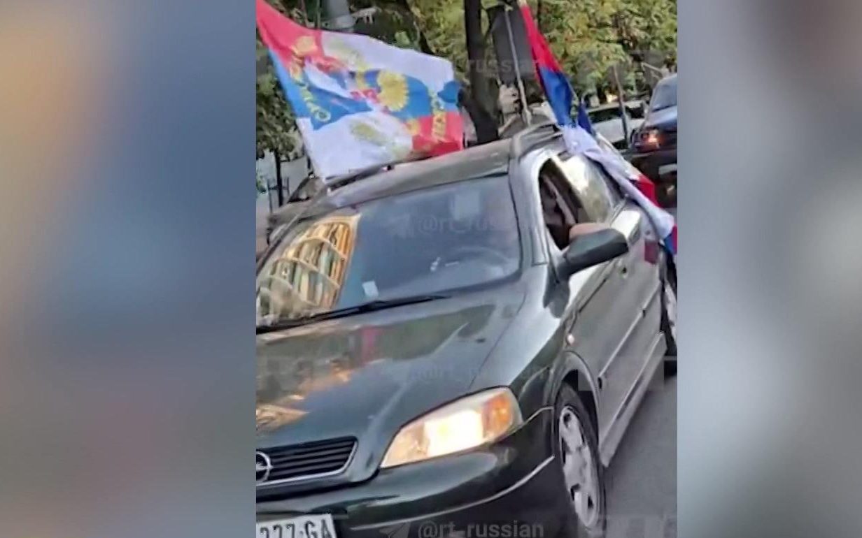 В Белграде прошел автопробег в поддержку России