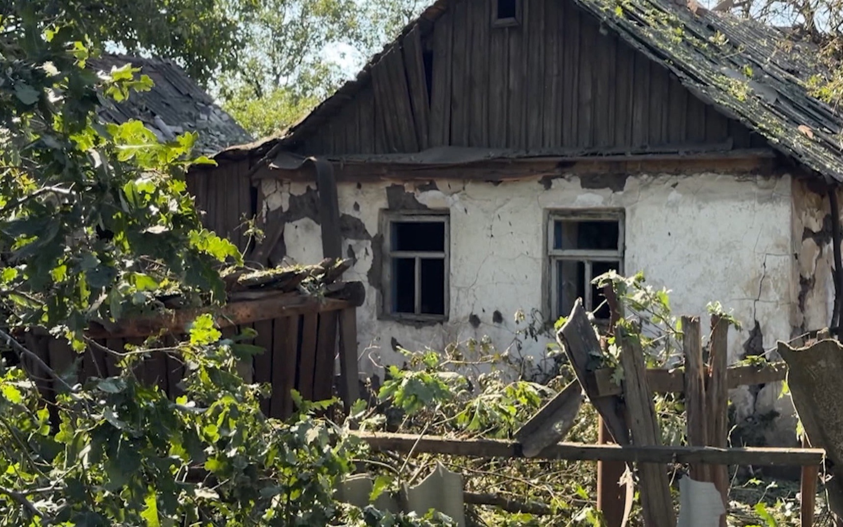 Массированные атаки украинских боевиков в ЛНР и Донецке: 3 погибших, десятки раненых