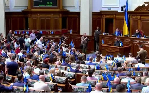 Хмара утвержден министром обороны, сторонники Федорова выражают протест