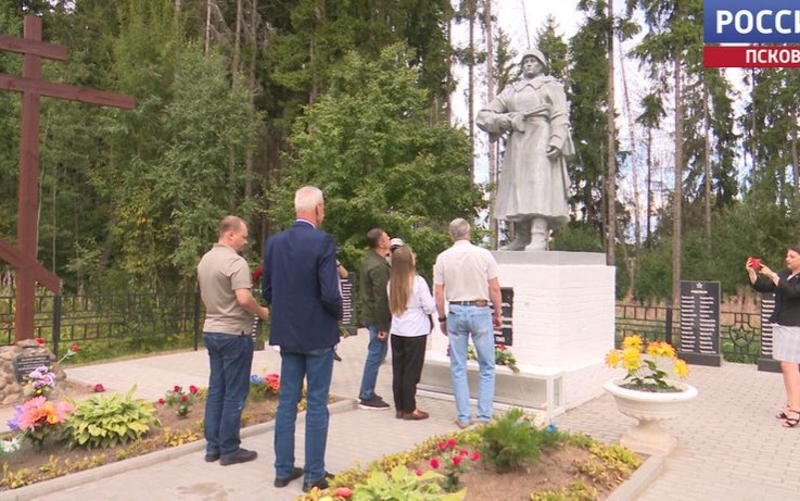 В Кунье и Переслегино появились новые общественные пространства. Губернатор познакомился с проектами ТОСов