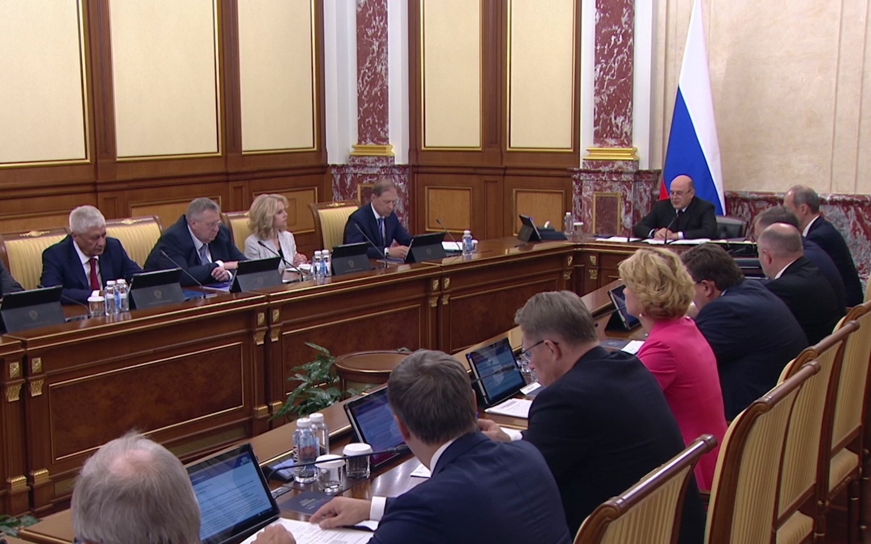 Кабинет министров рассмотрел вопросы финансирования регионов в рамках выполнения поручений президента