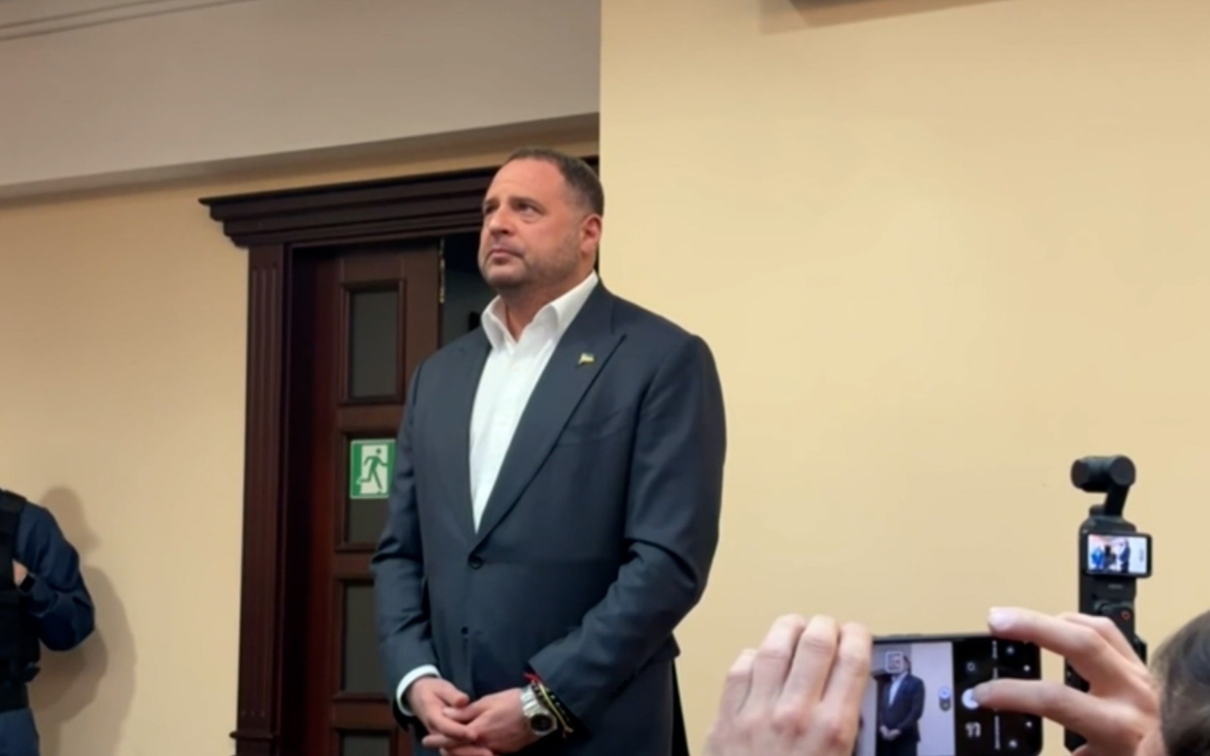 Украинская прокуратура: Зеленский участвовал в сборе средств для выкупа под залог Ермака