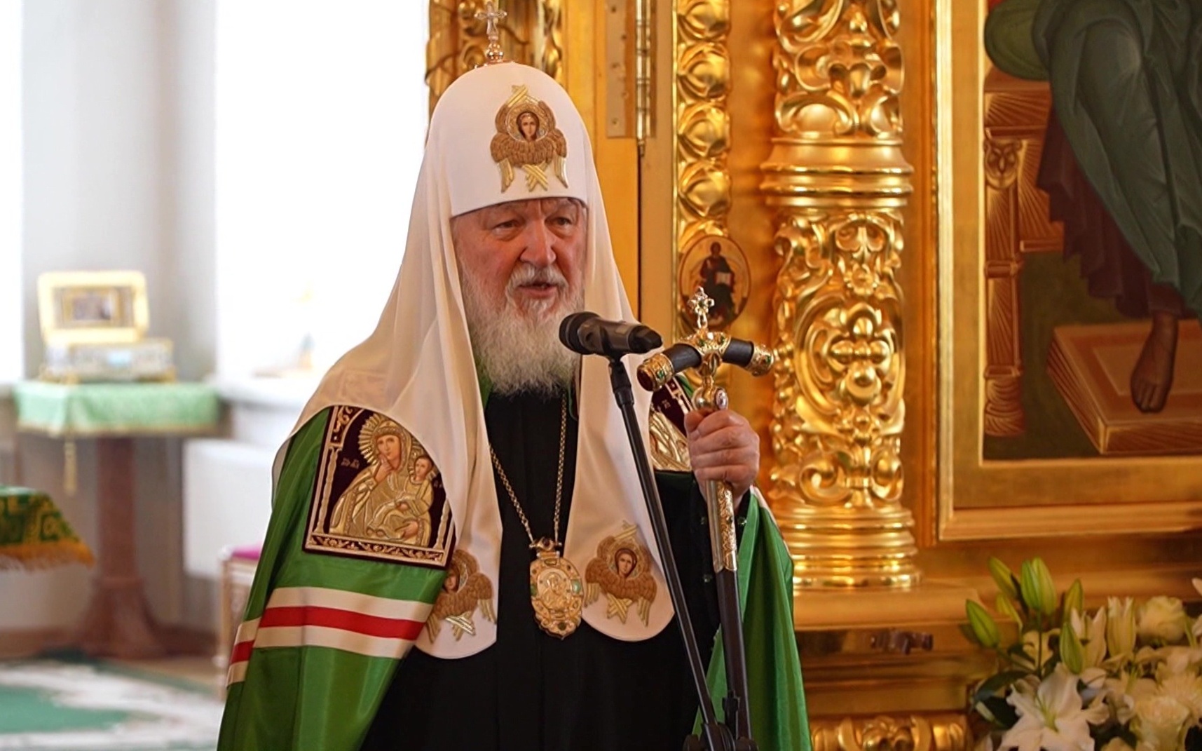 Патриарх Кирилл совершил божественную литургию на Соловках