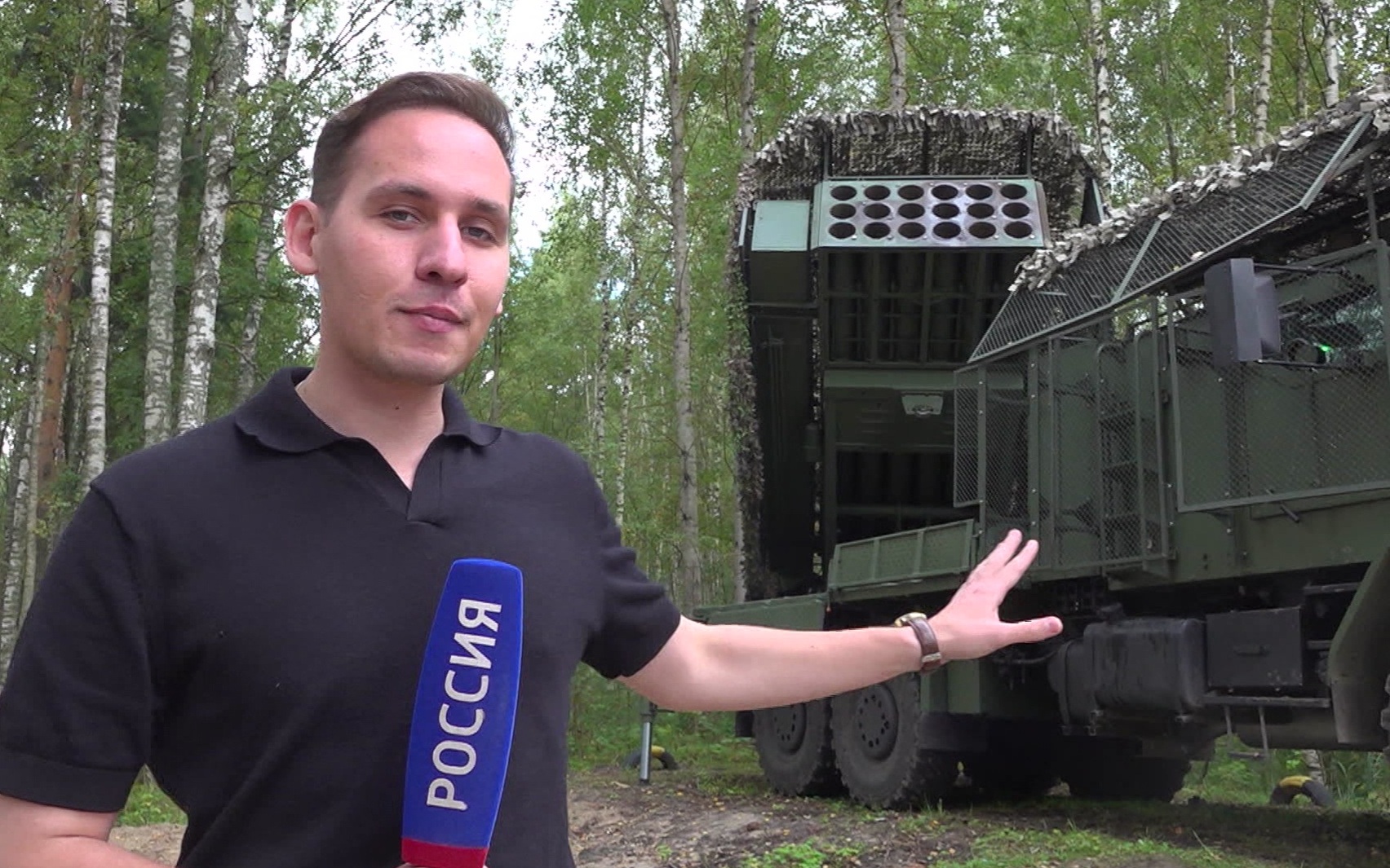 Российские бойцы на подмосковном полигоне осваивают тяжелую огнеметную систему ТОС-2