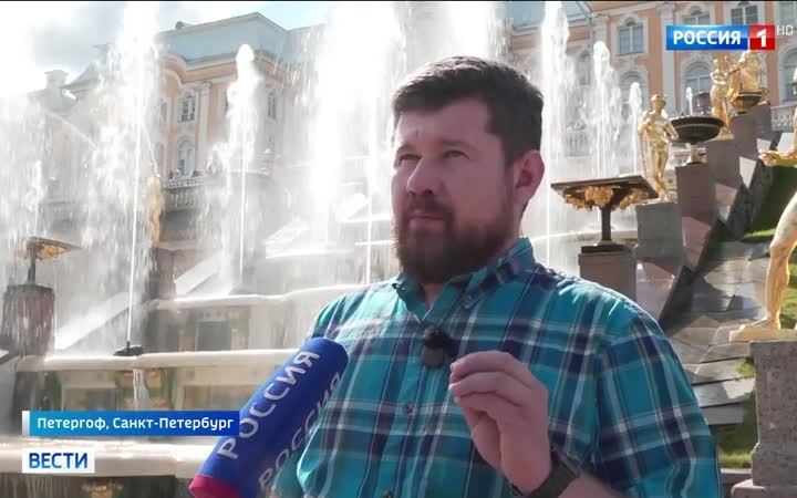 Ровно 80 лет назад – впервые после войны – запустили фонтаны Большого Каскада в Петергофе