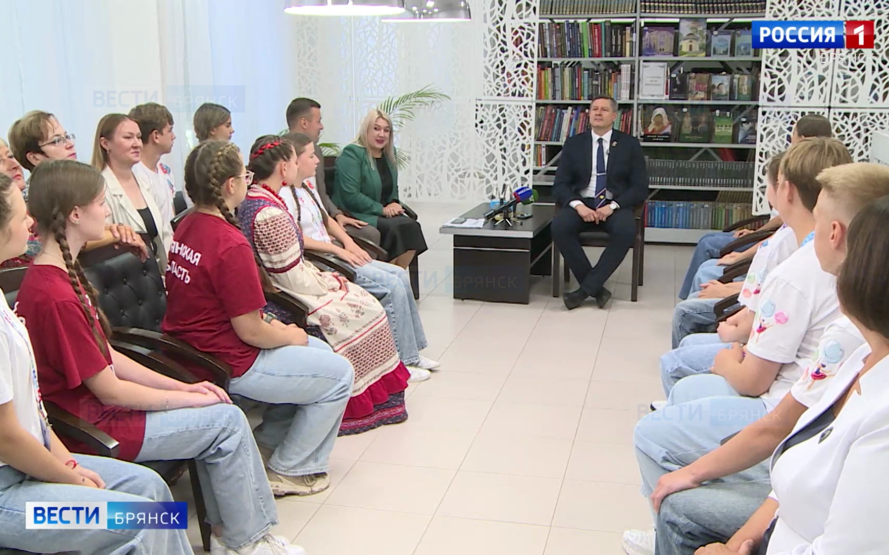 Егор Ковальчук встретился с участниками культурного форума